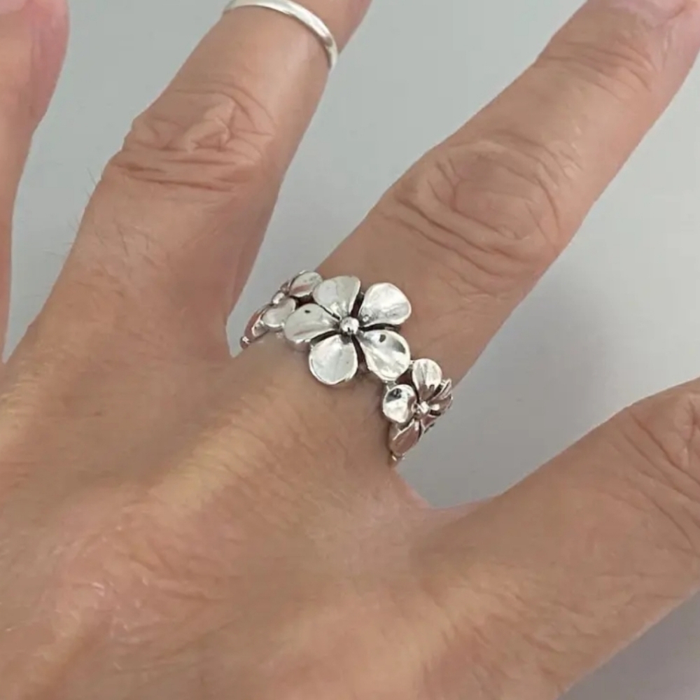 Cute Flower Ring